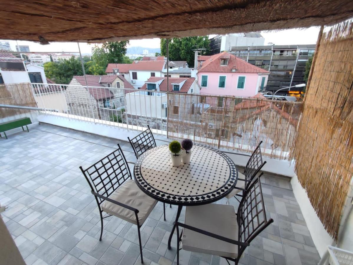 R&E Apartment Спліт Екстер'єр фото